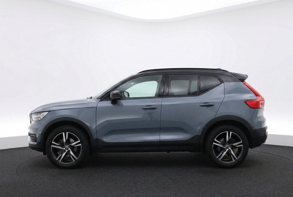Volvo XC40 T4 R Design AWD 190 PK l Pano l Stoelverwarming l, Automaat, Gebruikt, Euro 6, 4 cilinders