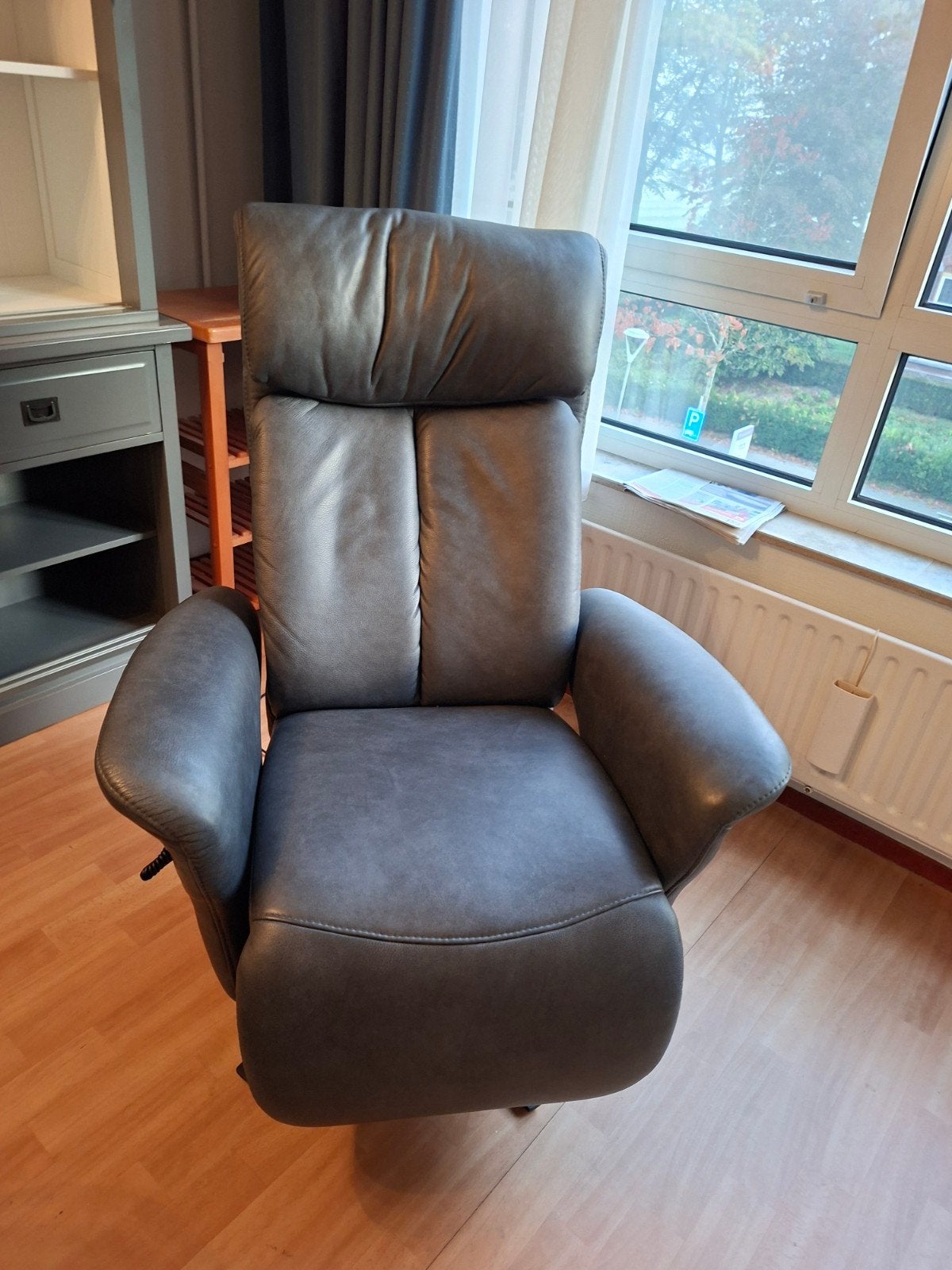 Foto 2 van Comfortabele relaxfauteuil met elektrische bediening