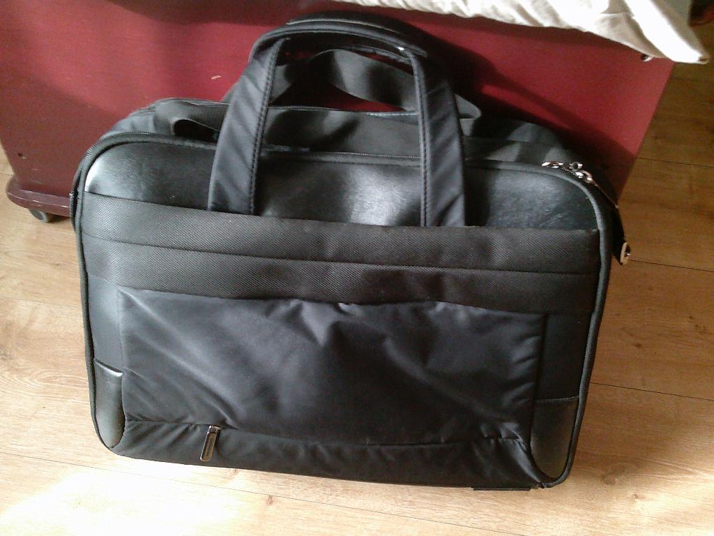 smartfit 11"-16"  LAPTOP TAS  samsonite -GRATIS zend, Computers en Software, Laptoptassen, Verzenden, Aktetas, Zo goed als nieuw