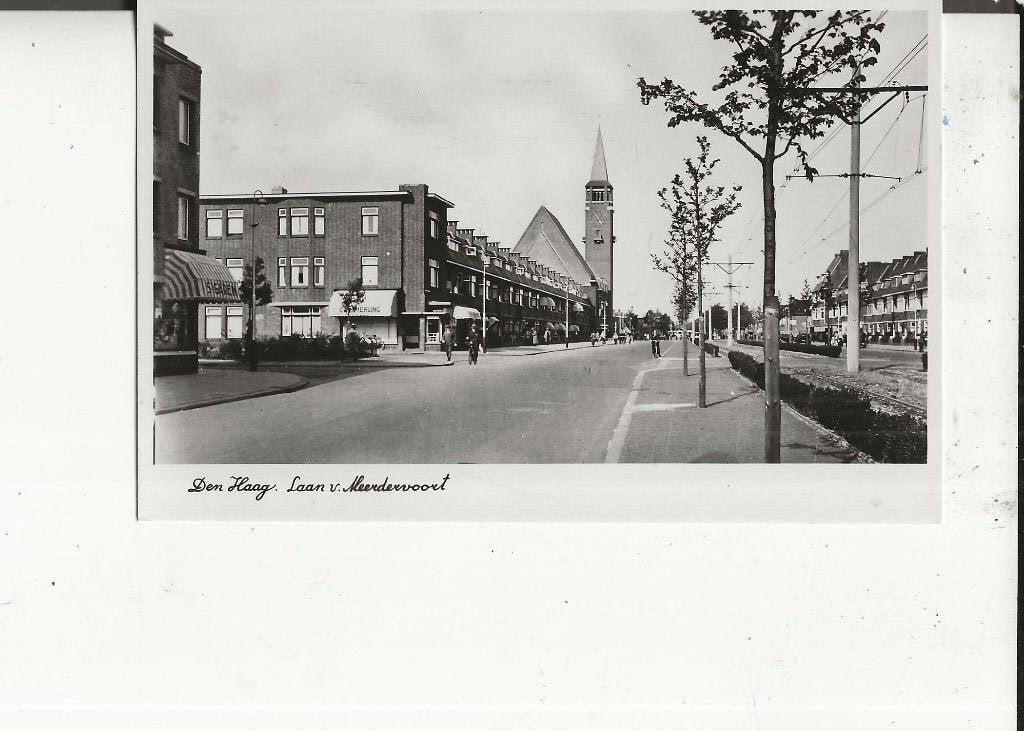 Den Haag Laan van Meerdervoort met Kerk en spoor J v d Hoek, Ophalen of Verzenden, 1940 tot 1960, Ongelopen, Zuid-Holland