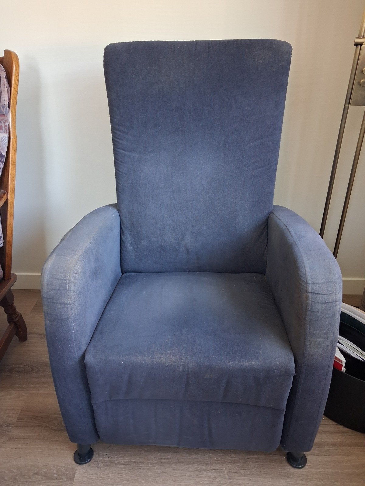 Comfortabele relaxfauteuil met elektrische bediening, Ophalen, Gebruikt, 75 tot 100 cm, Modern, comfortabel