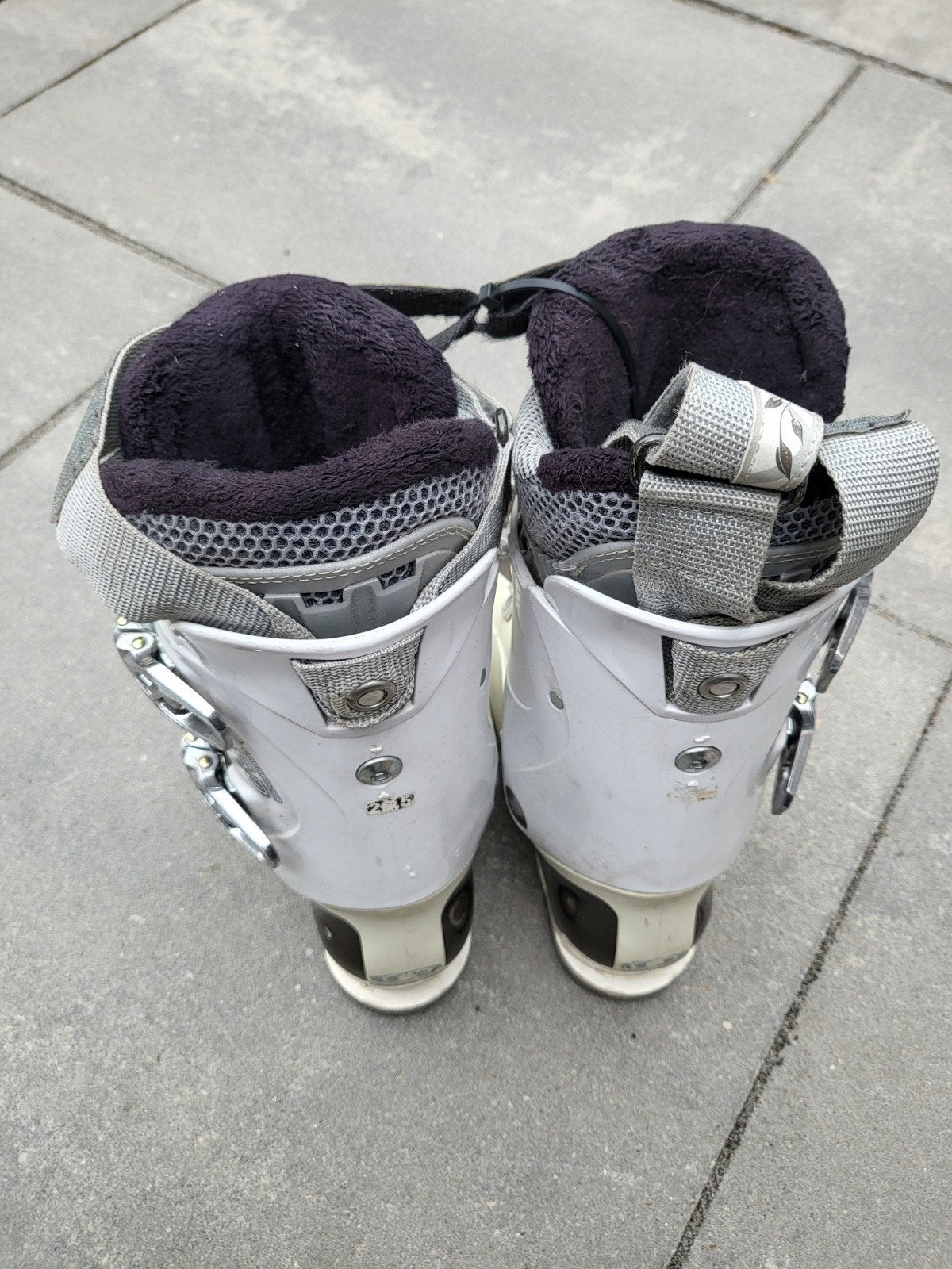 Salomon skischoenen maat 41 zo goed als nieuw, Schoenen, Zo goed als nieuw, Skiën, Salomon