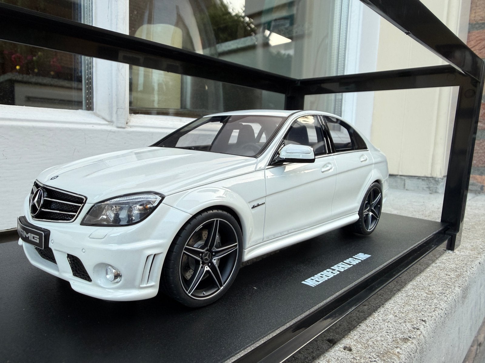 1:18 Mercedes C63 AMG Sedan W204 wit 2007 GT Spirit GT928, Overige merken, Info@gts-models.com, 2, rue de l'écusson, Zone commerciale Oxygène Sud, Josselin, 56120, FR