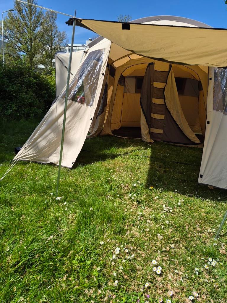 Ruime Basecamp Mendoza 4 tent voor 4 personen - compleet, Caravans en Kamperen, Tenten, Ophalen, Gebruikt, Tot en met 4