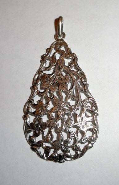 Hanger zilver bloemen opengewerkt Niekerk, Sieraden, Tassen en Uiterlijk, Overige voorstellingen, Verzenden, Nieuw, Zilver