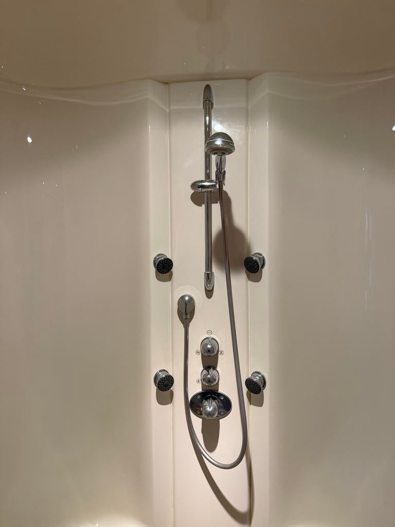 Douchecabine met diverse sproeiers en stoomfunctie, Huis en Inrichting, Ophalen, Gebruikt, Met douche