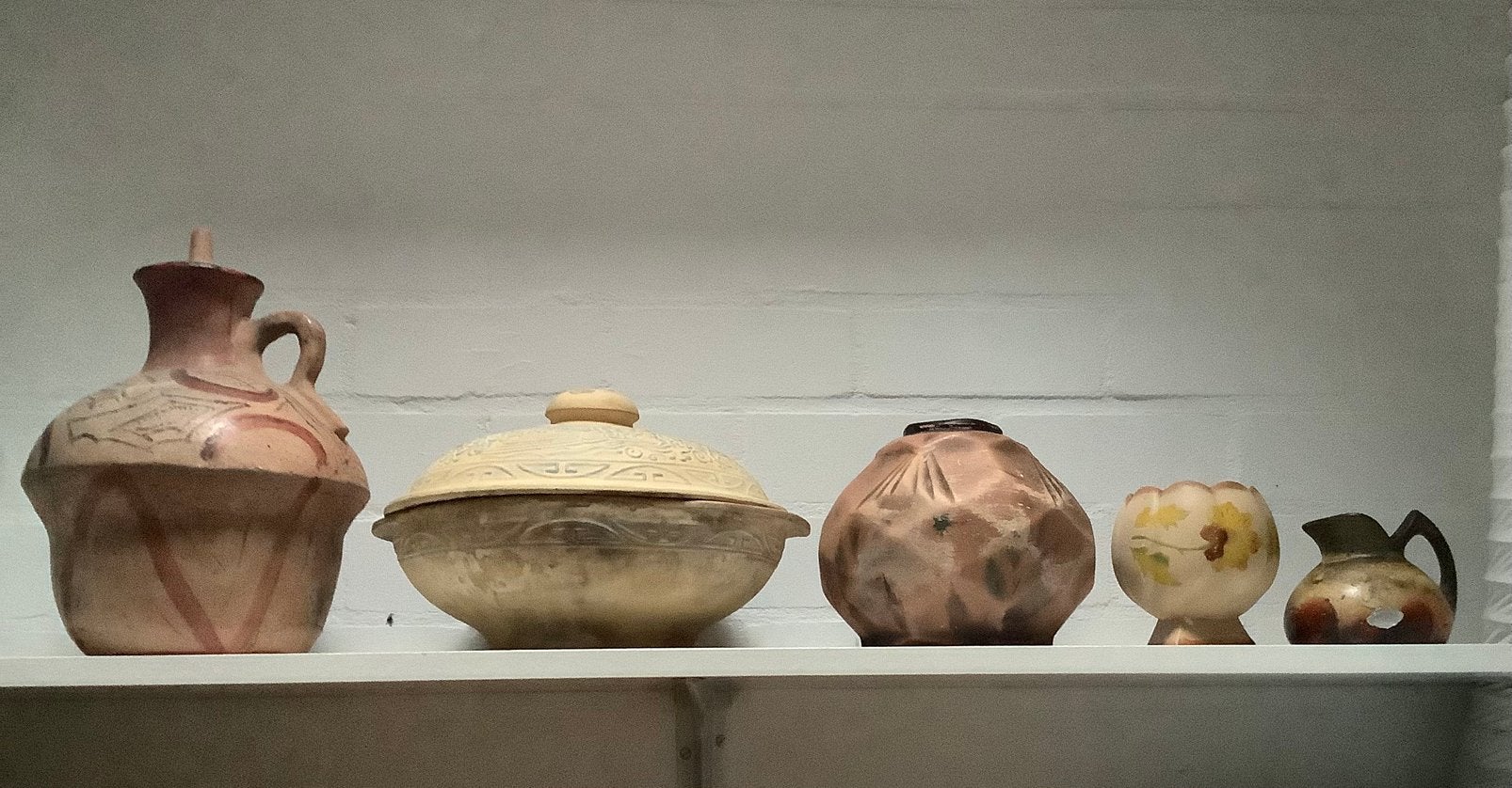 Oud aardewerk uit Afrika, Duitsland, Frankrijk en Nederland, Ophalen
