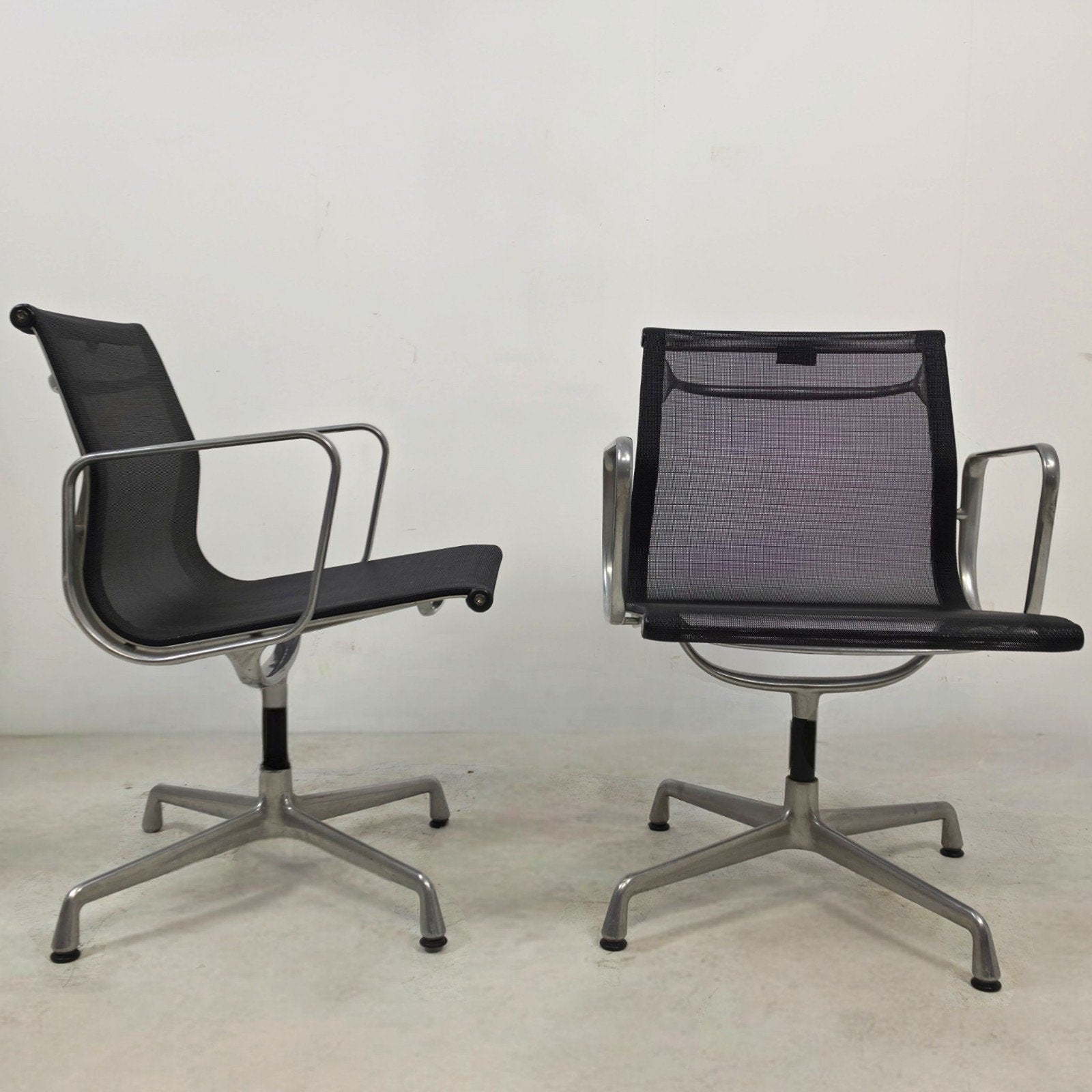 7x Vitra 108 Eames stoelen 90s vintage netweave aluminium, Ophalen, Gebruikt, Zwart