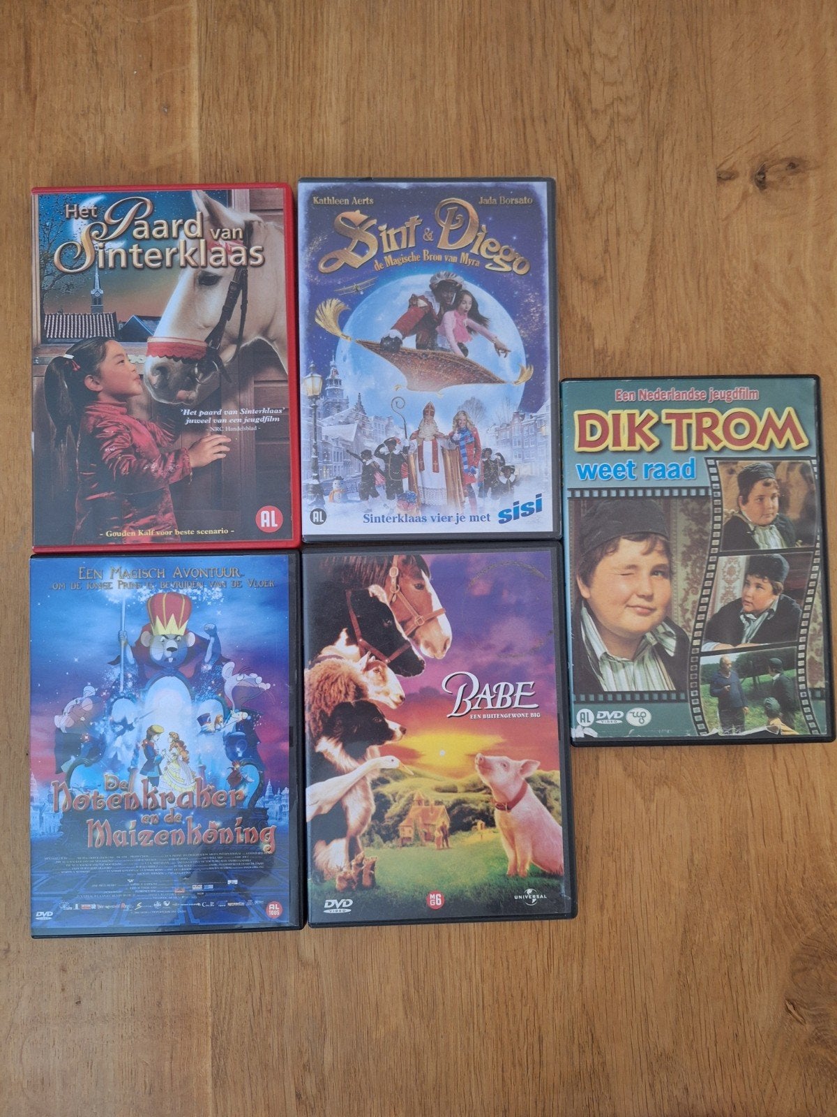 5 DVD'S: Dik Trom, Babe, Sinterklaas & Sprookjes, Gebruikt, Alle leeftijden, Nederlands, Familie