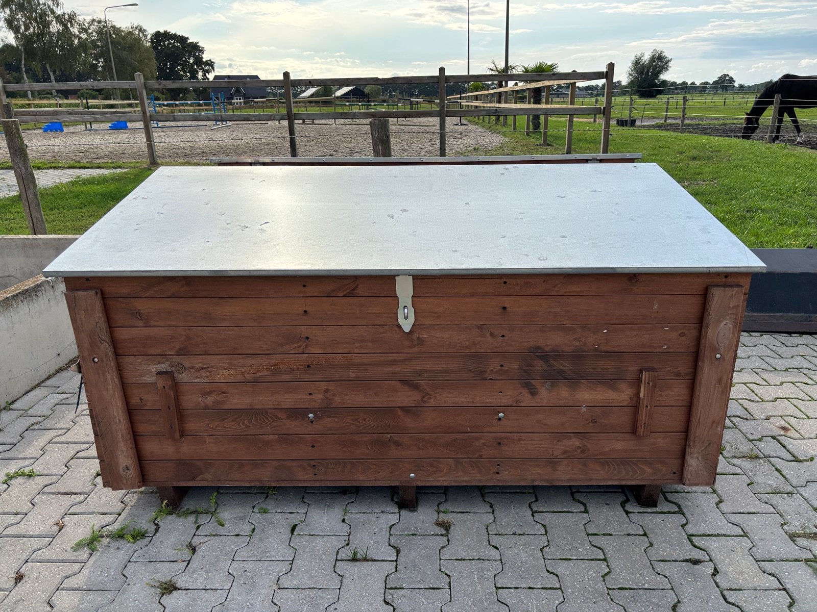 Degelijke houten opslagkisten, Ophalen, Zo goed als nieuw