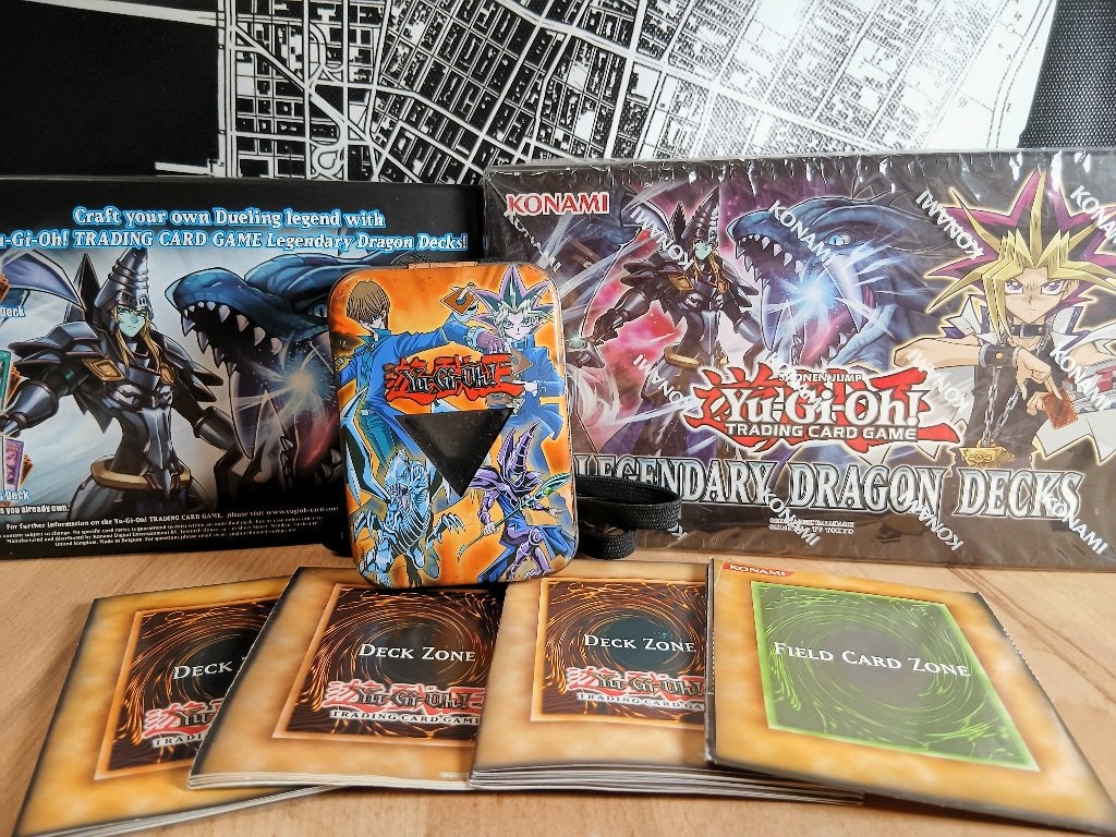 Yu-Gi-Oh! Legendary Dragon Decks Box & Tin Konami Set, Ophalen of Verzenden, Gebruikt, Overige typen