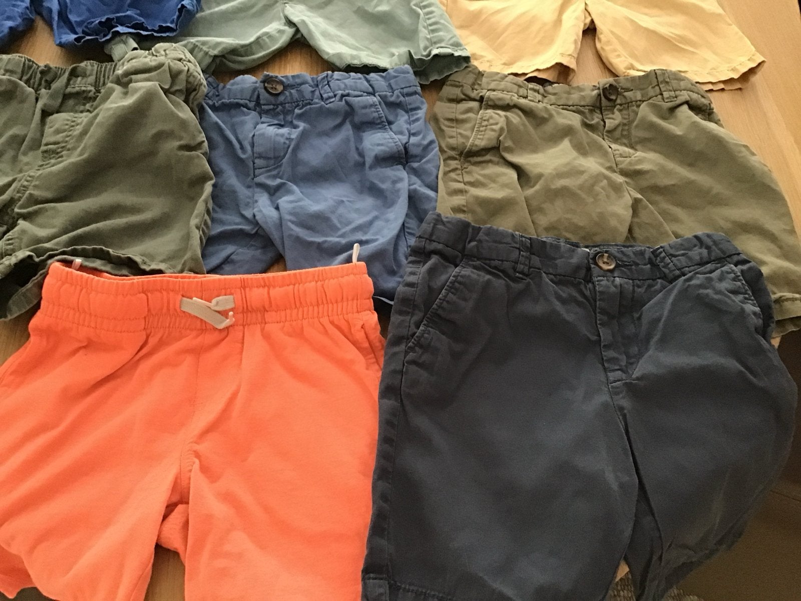 11 korte broekjes maat 110, Verzenden, Gebruikt, Jongen, Broek