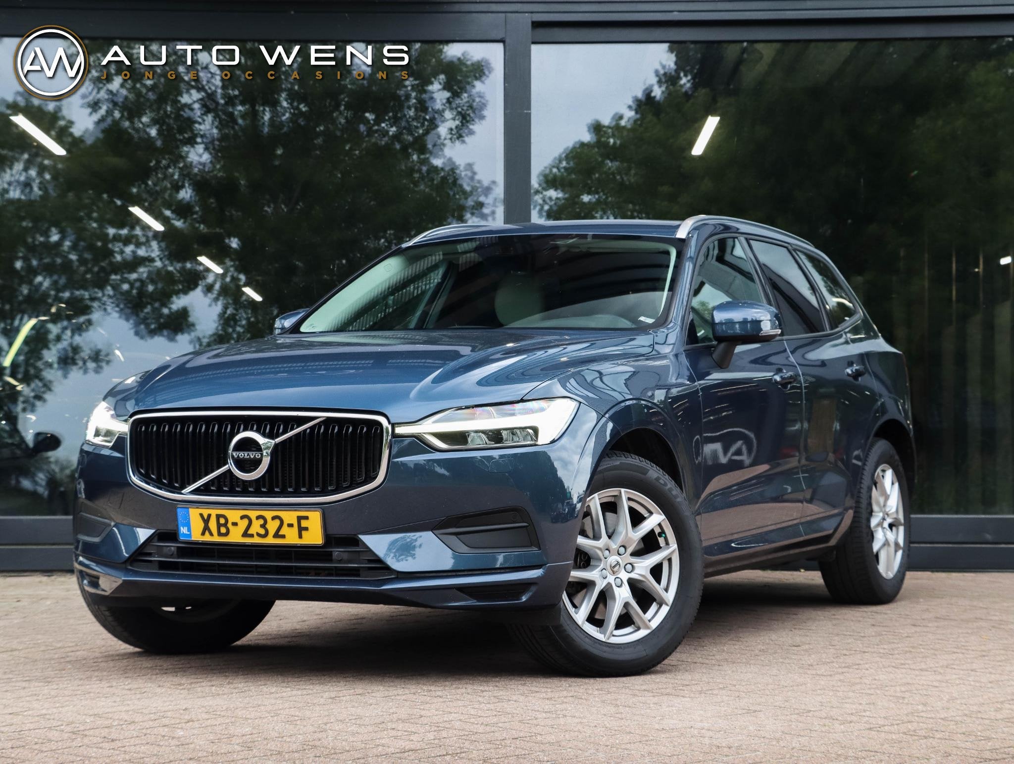 Volvo XC60 2.0 T5 AWD Momentum 250pk | Leder + Trekhaak, Auto's, Automaat, Gebruikt, Euro 6, 1969 cc