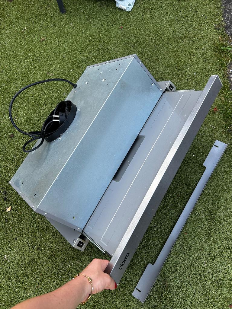 Ciarra uitschuifbare afzuigkap, Ophalen, Zo goed als nieuw, Inbouw, 200 tot 400 m³ per uur