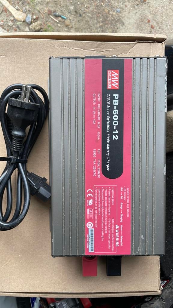Acculader mesn well PB-600–12, Ophalen of Verzenden, Gebruikt