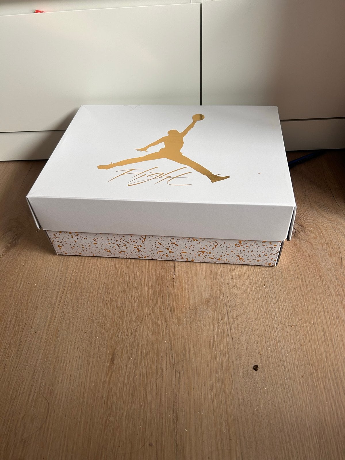 Jordan 4 Retro WMNS Metallic Gold, Kleding | Dames, Schoenen, Ophalen of Verzenden, Nieuw, Wit, Sneakers of Gympen