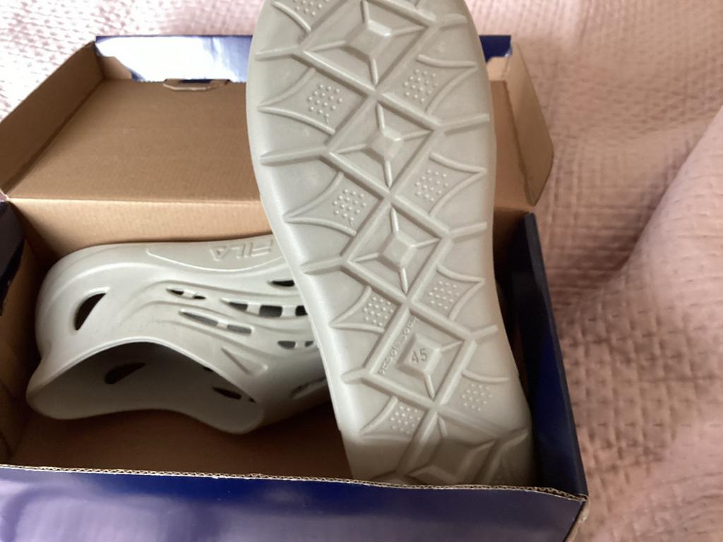 Nieuwe Fila Crocs - Maat 45, Ophalen of Verzenden, Nieuw, Slippers