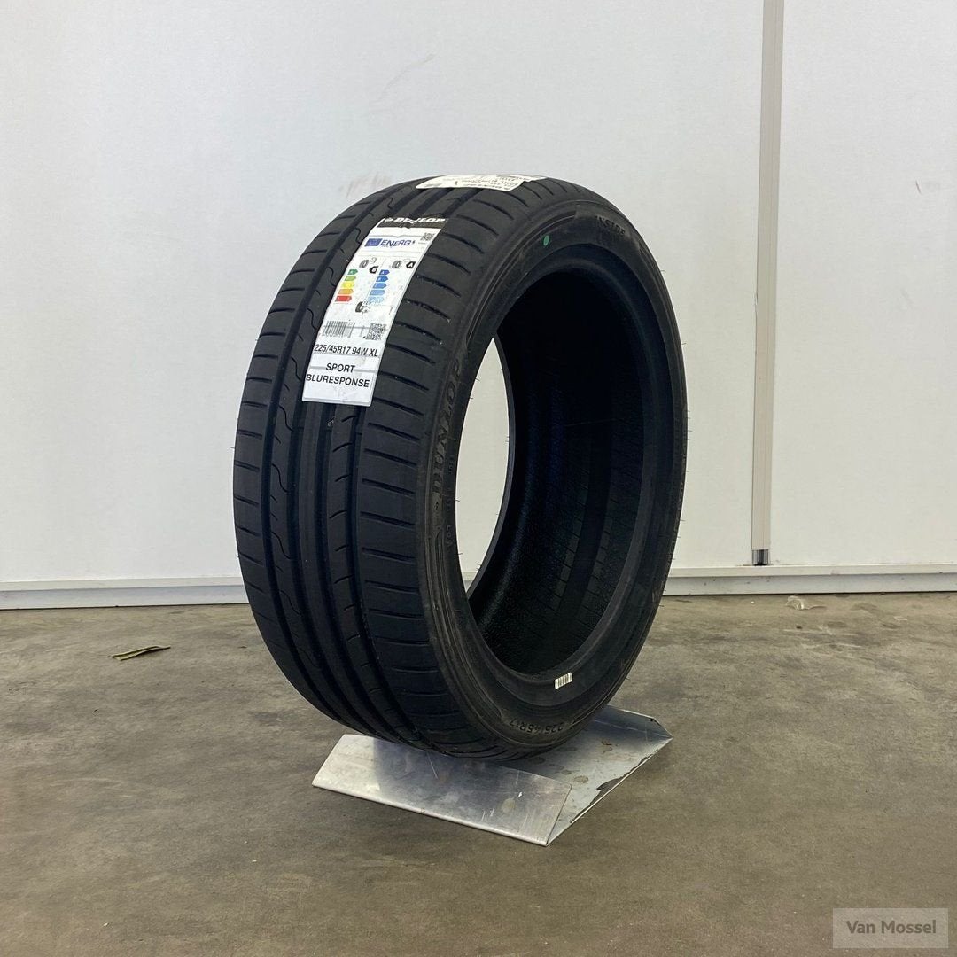 Dunlop Sport Bluresponse 225/45/R17 94W XL, Gebruikt, -, -, 17 inch