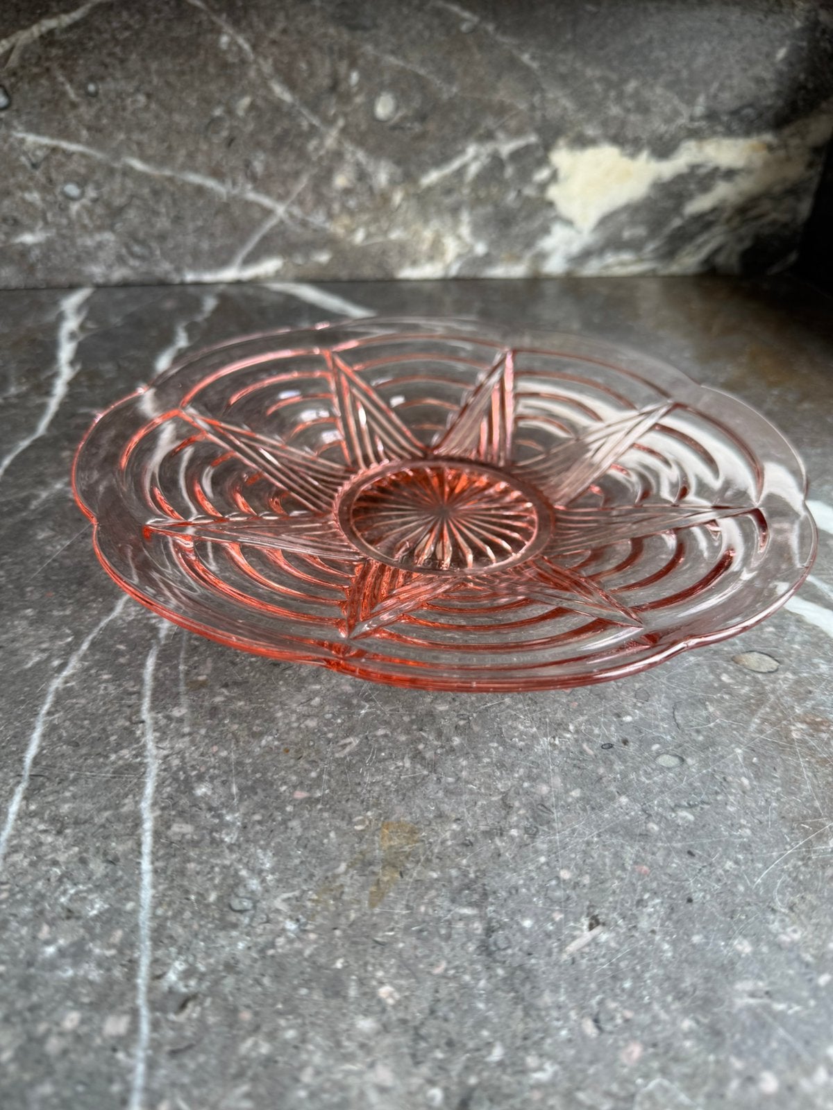 Vintage roze glazen schaal | Persglas | Art Deco, Antiek en Kunst, Antiek | Glas en Kristal, Ophalen of Verzenden