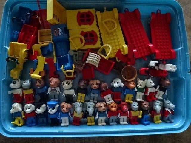 Lego Fabuland 27 poppetjes en losse onderdelen, Kinderen en Baby's, Speelgoed | Duplo en Lego, Ophalen of Verzenden, Gebruikt