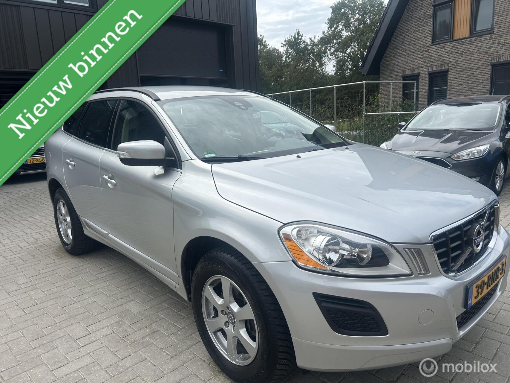 Volvo XC60 2.0 T5 241 PK Momentum 1e Eigenaar, Euro 5, 4 cilinders, Bedrijf, 93 €/maand