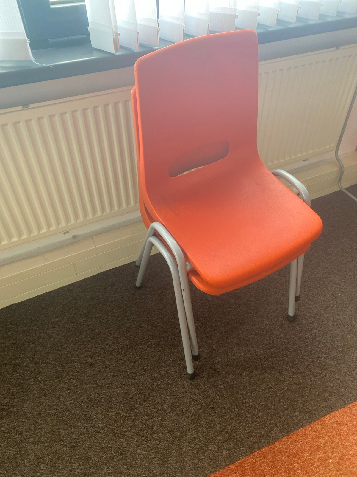 Oranje stoelen - gratis af te halen, Huis en Inrichting, Stoelen, Ophalen, Kunststof, Gebruikt, Twee