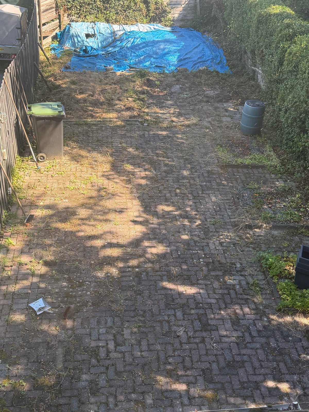 Gratis tegels. Wel zelf eruit halen…, Tuin en Terras, Ophalen, Gebruikt