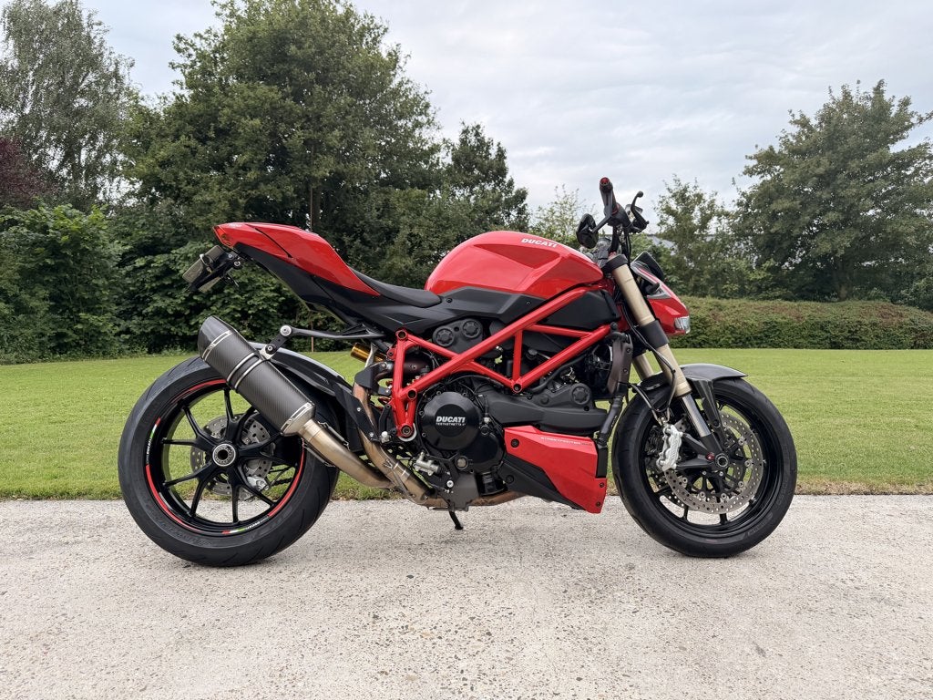 Ducati Streetfighter 848 (2014) – In absolute topstaat!, Motoren, Sportuitlaat, 2 cilinders, 849 cc, Occasion