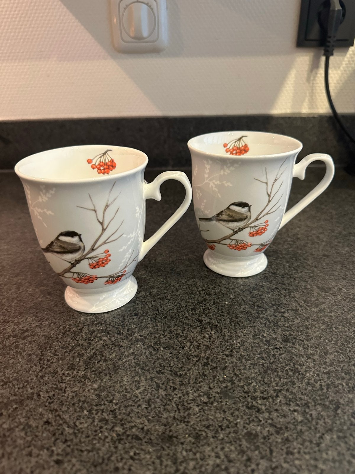 2 Ambiente Fine Bone China mokken met vogels en bessen, Overige merken, Zo goed als nieuw, Modern, Porselein