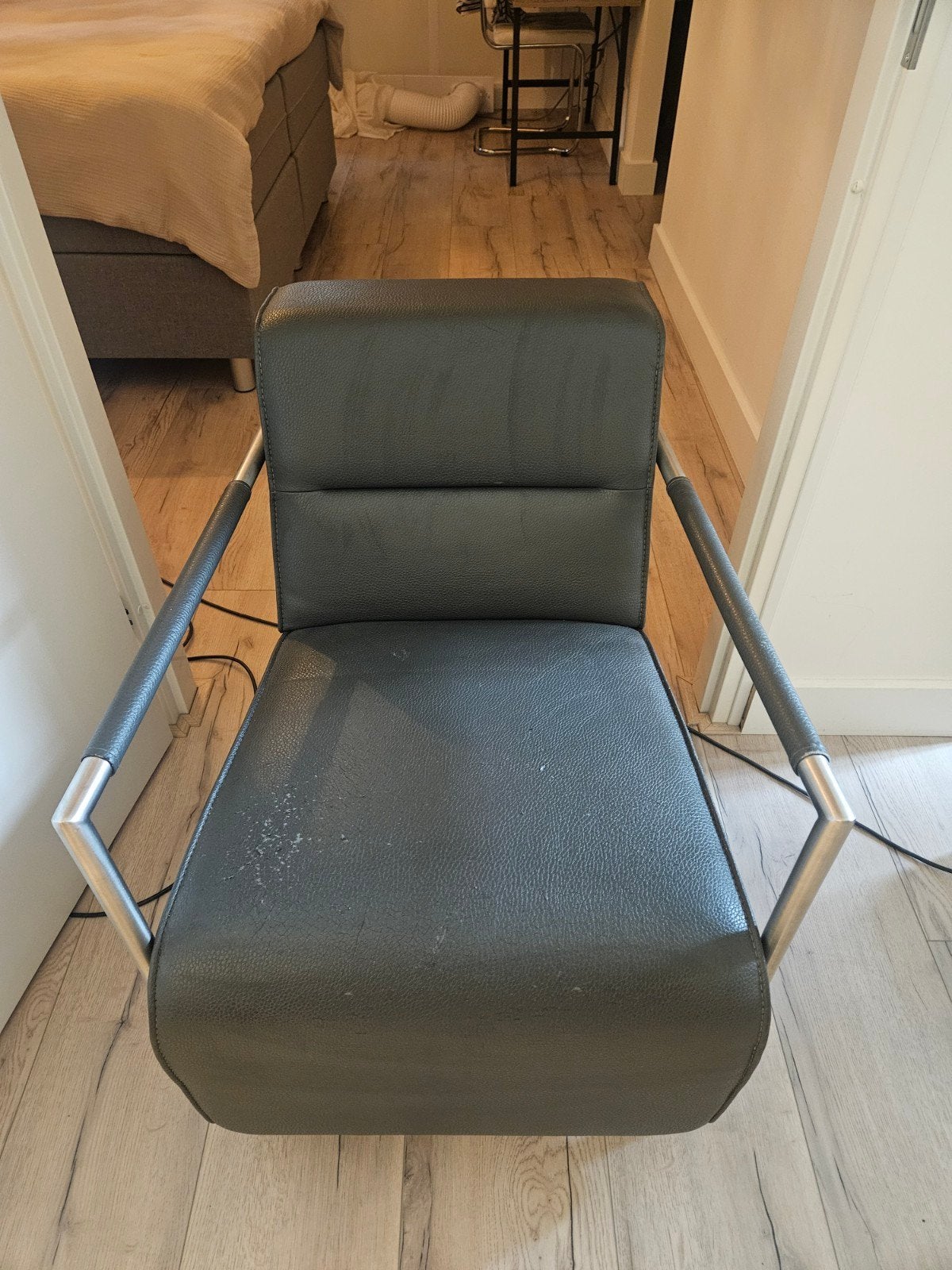 xooon fauteuil antraciet, Huis en Inrichting, Fauteuils, Ophalen, Gebruikt, 50 tot 75 cm, Leer