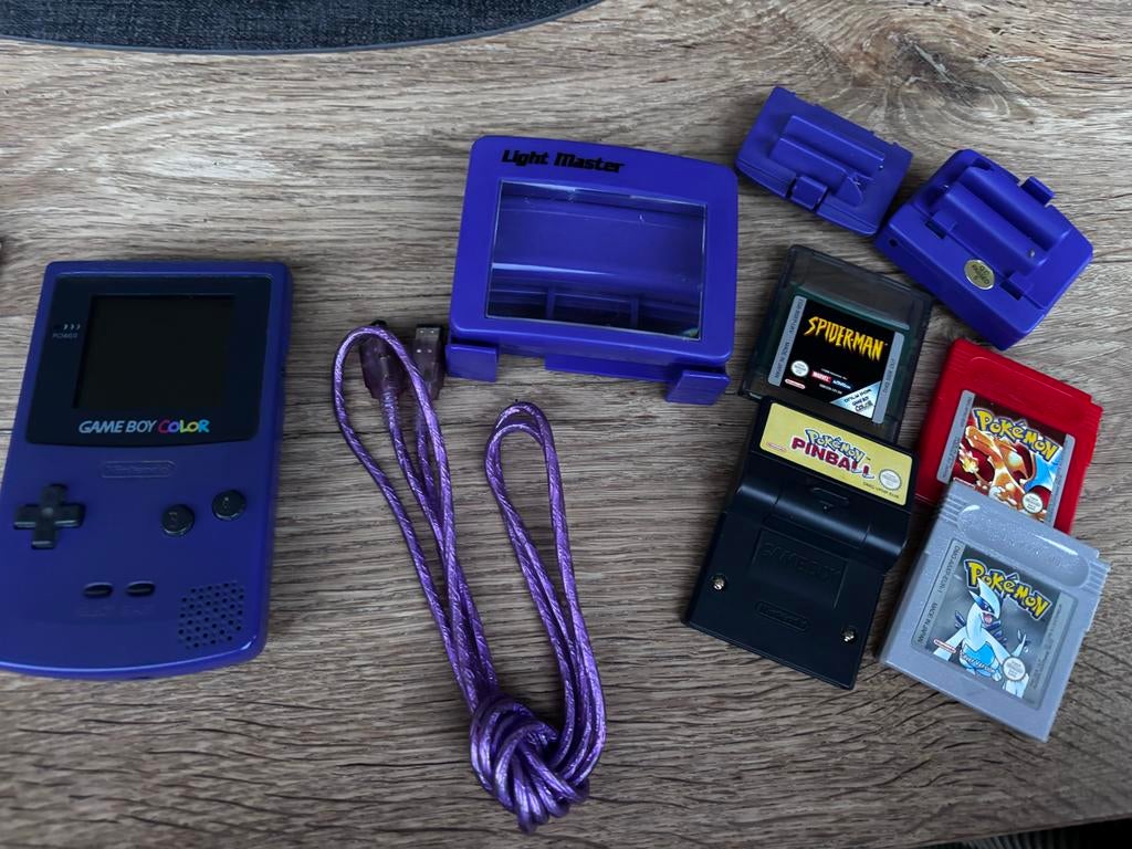 Defecte Game Boy Color Paars met 5 Spellen en Accessoires, Spelcomputers en Games, Spelcomputers | Nintendo Game Boy, Ophalen of Verzenden