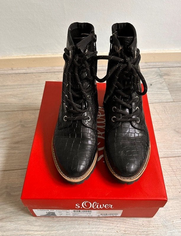 S.Oliver zwarte boots | Maat 36 | Valt als 37, Hoge laarzen, Zwart, Ophalen of Verzenden, Zo goed als nieuw