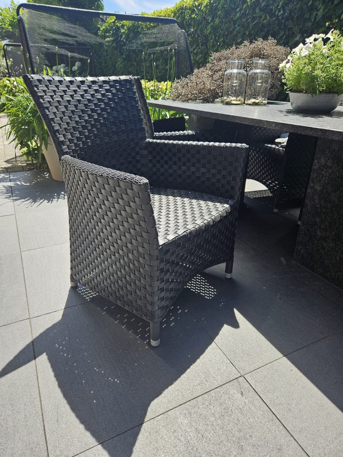 Granieten tuintafel met 4 Grand Garden stoelen, Tuin en Terras, Tuinsets en Loungesets, Ophalen, Zo goed als nieuw, Tuinset, Overige materialen