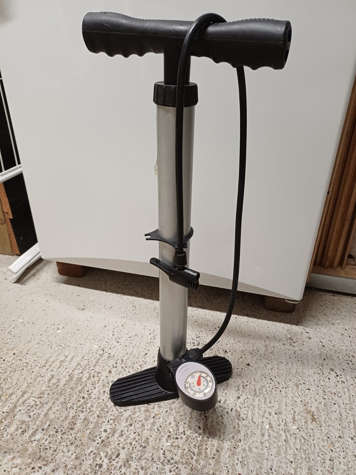 Fietspomp met manometer, drukmeter, bar en psi., Ophalen of Verzenden, Drukmeter, Gebruikt