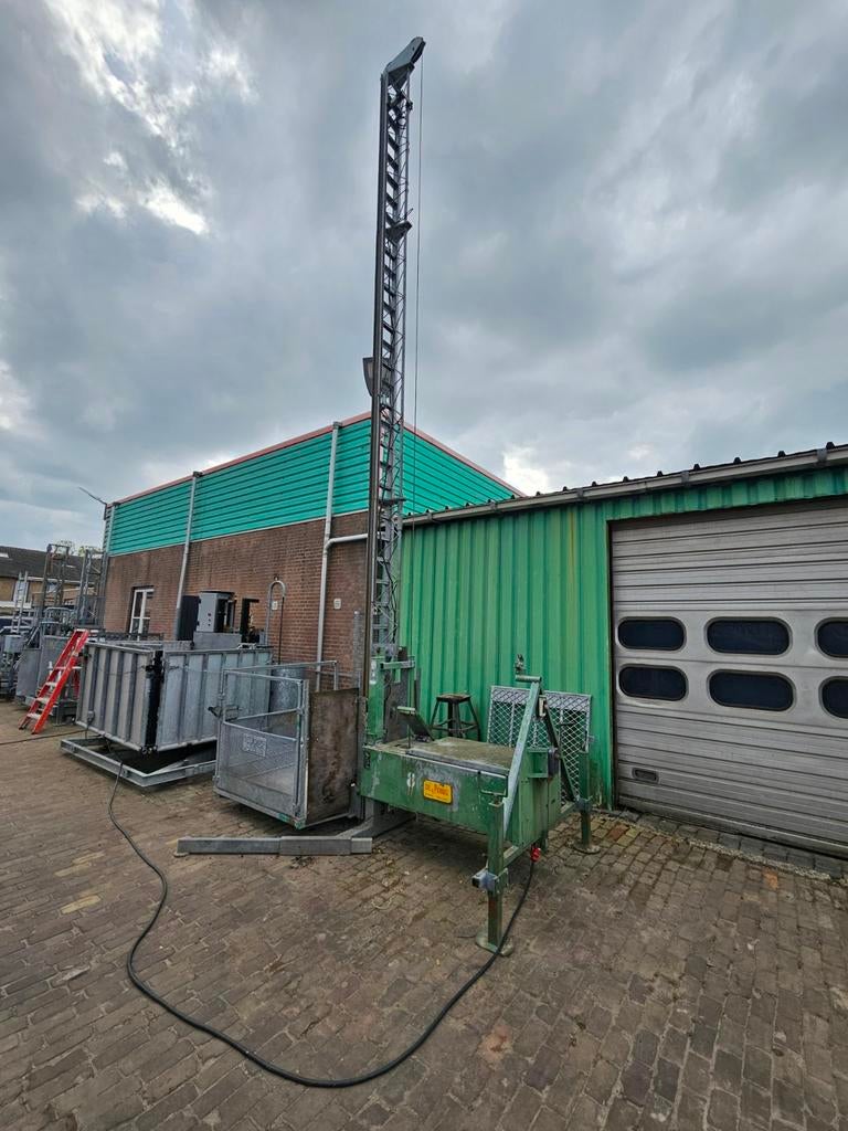 De jong A42b bouwlift met hekbeveilinging 380v, Ophalen, De Jong, Gebruikt, .
