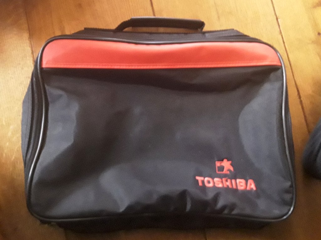 Toshiba laptoptas met opdruk Toshiba, Gebruikt, 15 inch, Ophalen of Verzenden, Laptophoes