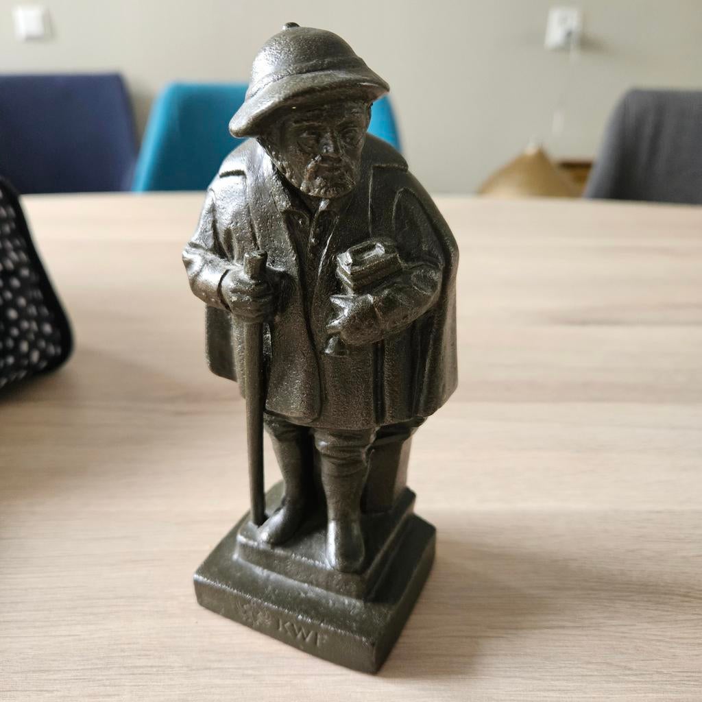Beeldje Oude man met armenbos, Ophalen of Verzenden, Gebruikt, Mens
