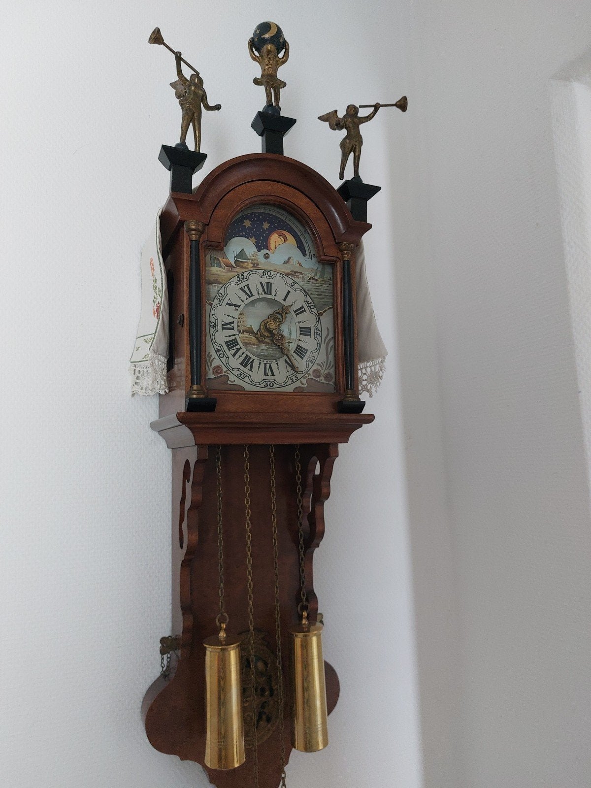 Friese staartklok, Ophalen