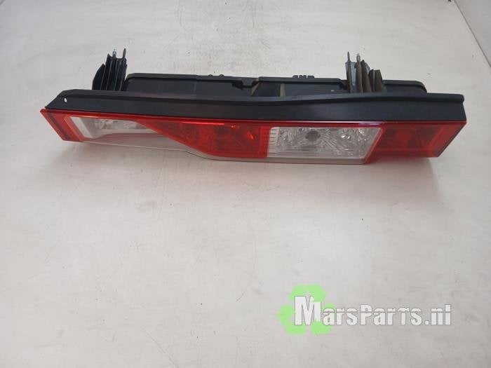Achterlicht links van een Renault Master, Gebruikt, -, Renault, -
