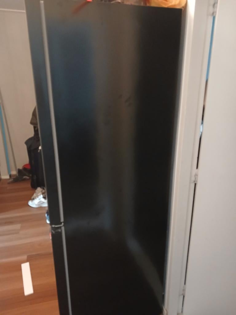 Nieuwe Koel-vriescombinatie - Zwart, Ruim en Energiezuinig, 200 liter of meer, 60 cm of meer, Met aparte vriezer, Nieuw