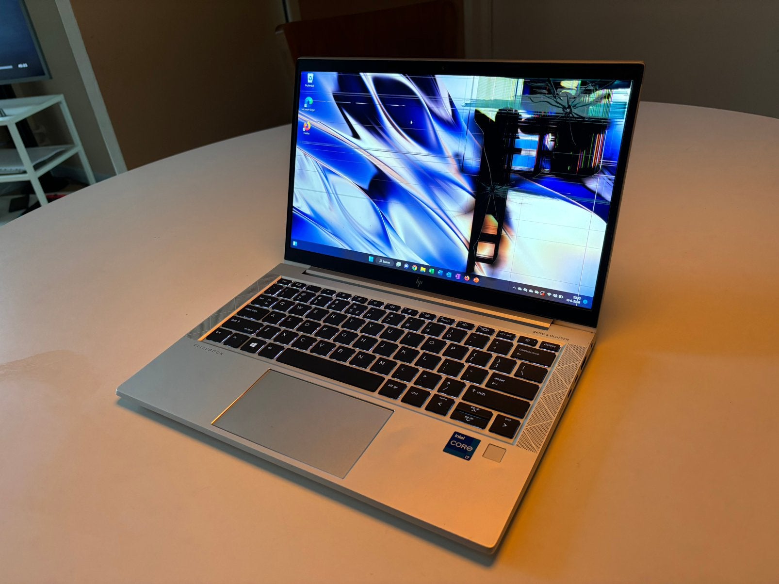 HP EliteBook 830 G8 i7 – laptop (scherm defect), Gebruikt, 2 tot 3 Ghz, 13 inch, Ophalen of Verzenden