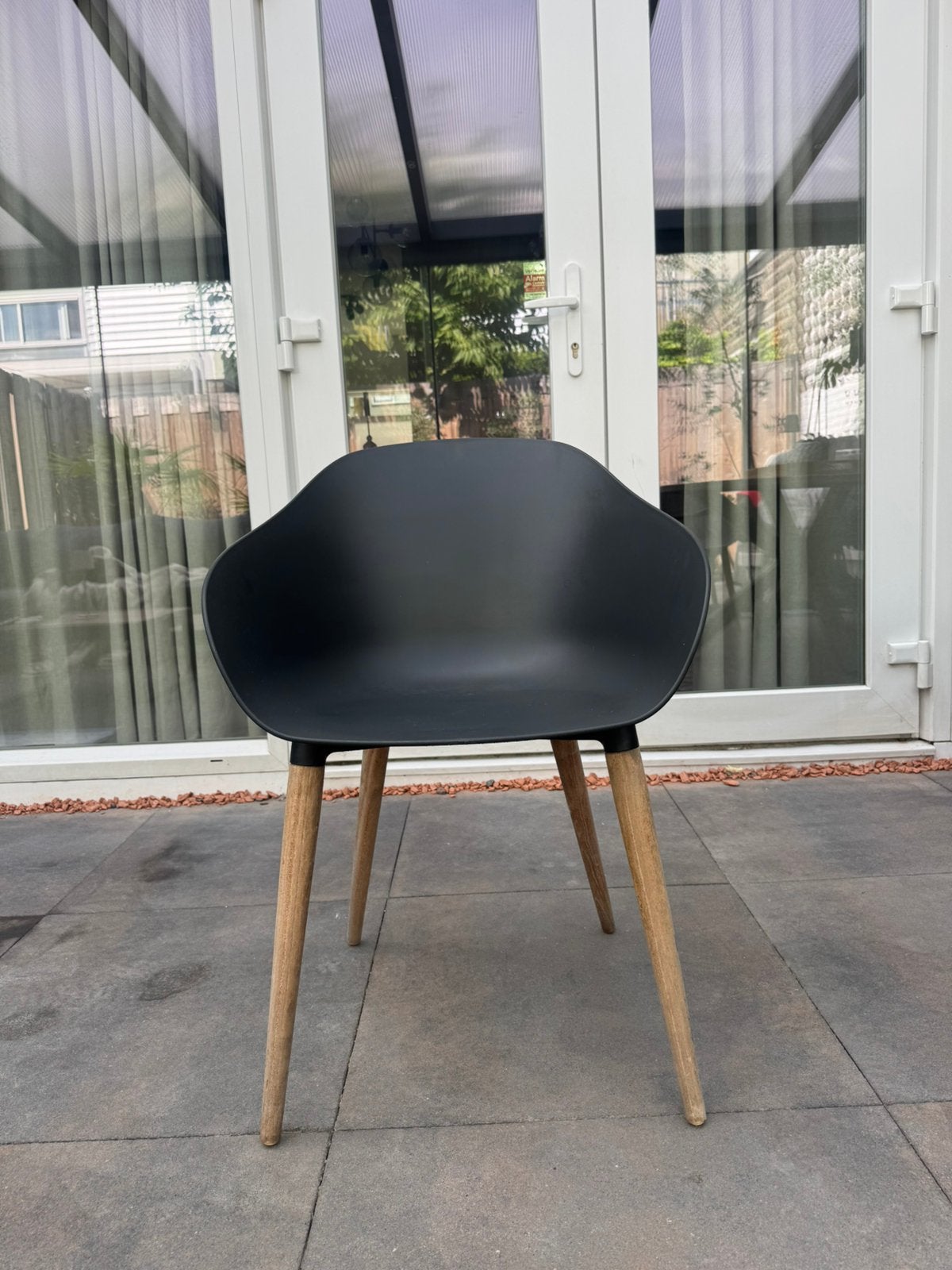 Black garden chair - almost new!, Ophalen, Zo goed als nieuw, Zwart, Eén