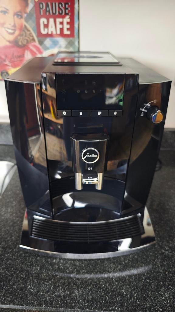 Jura E4 piano black met garantie, Ophalen, Afneembaar waterreservoir, Dereparatiewinkel.nl, 10 kopjes of meer
