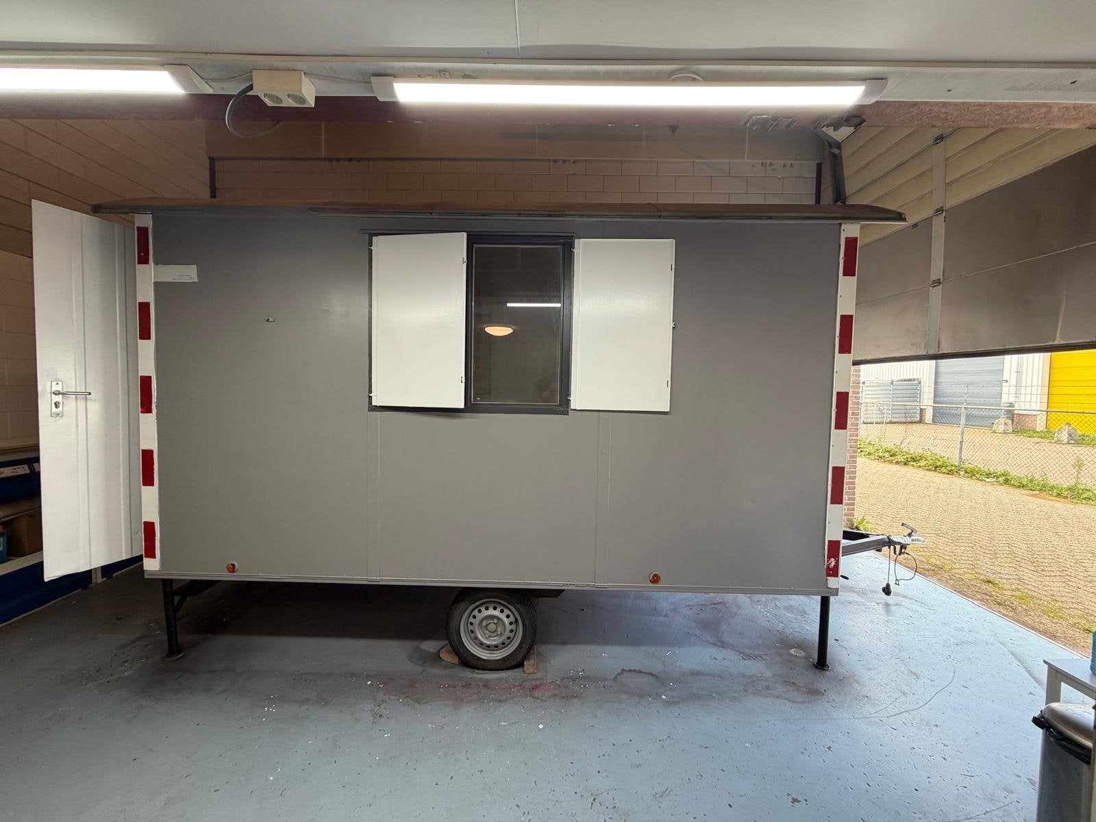 Bouwkeet / schaftkeet op wielen–nette staat–kantoor/kantine