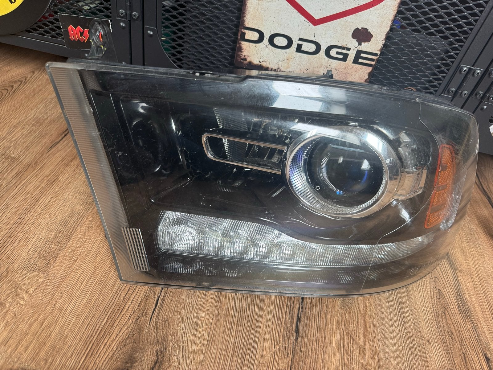 Dodge Ram 1500 koplamp met LED en projector (rechts), Auto-onderdelen, Verlichting, Ophalen of Verzenden, Gebruikt, Dodge
