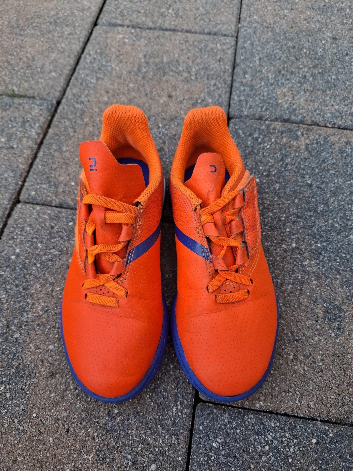 Kipsta voetbalschoenen maat 31 oranje/blauw, Maat XS of kleiner, Schoenen, Ophalen of Verzenden, Zo goed als nieuw