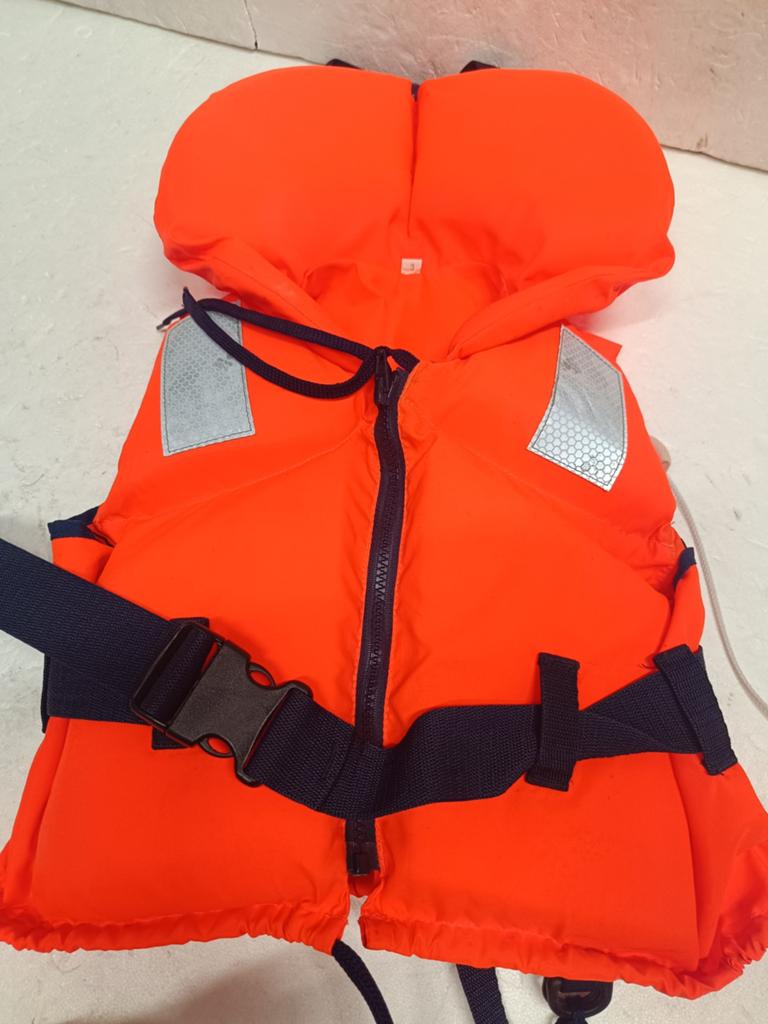 Hema reddingsvest 20-30kg, Watersport en Boten, Watersportkleding, Kind, Ophalen of Verzenden, Reddingsvest of Zwemvest