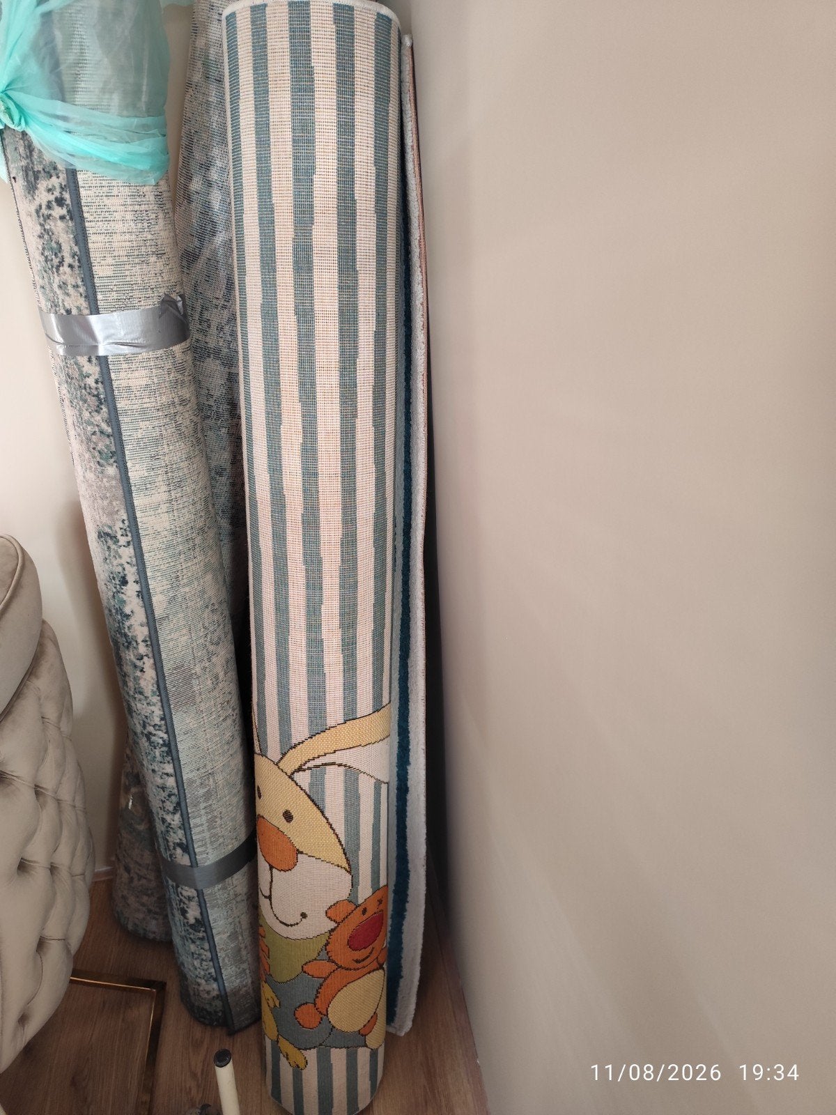 Leuk kindertapijt met konijn en beren - 200x160 cm, Huis en Inrichting, Stoffering | Tapijten en Kleden, Ophalen, Gebruikt, 150 tot 200 cm