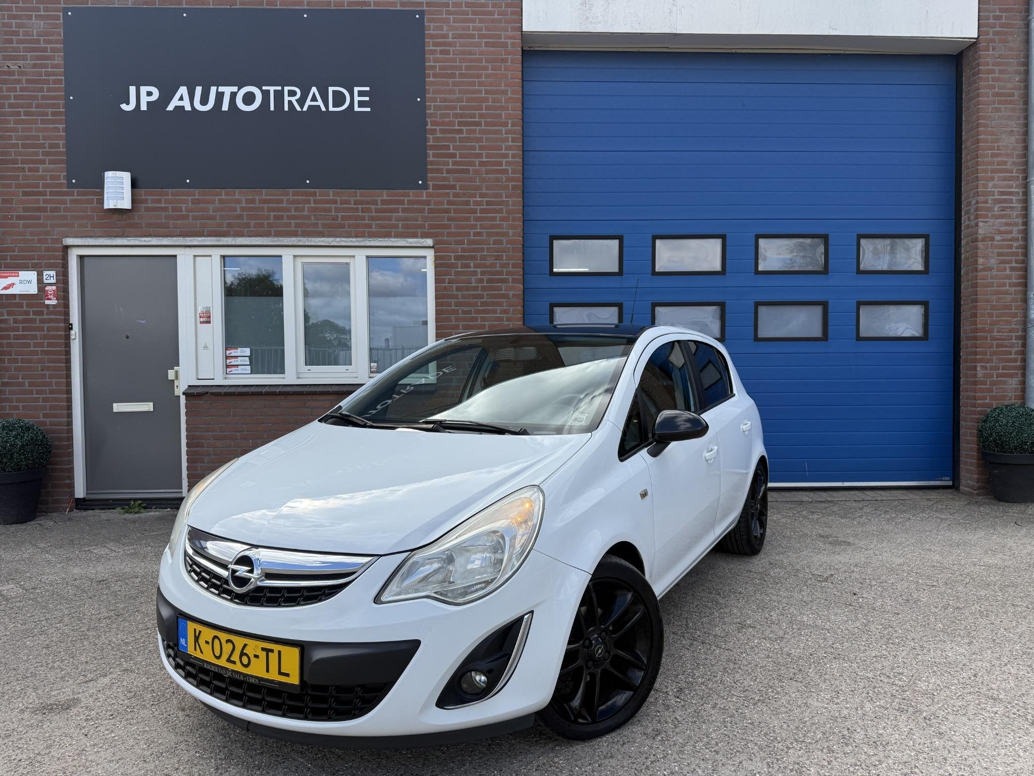 Opel Corsa 1.4-16V | Navi | 17" LMV | PDC | Stoelverwarming, Voorwielaandrijving, Euro 5, Stof, 1398 cc