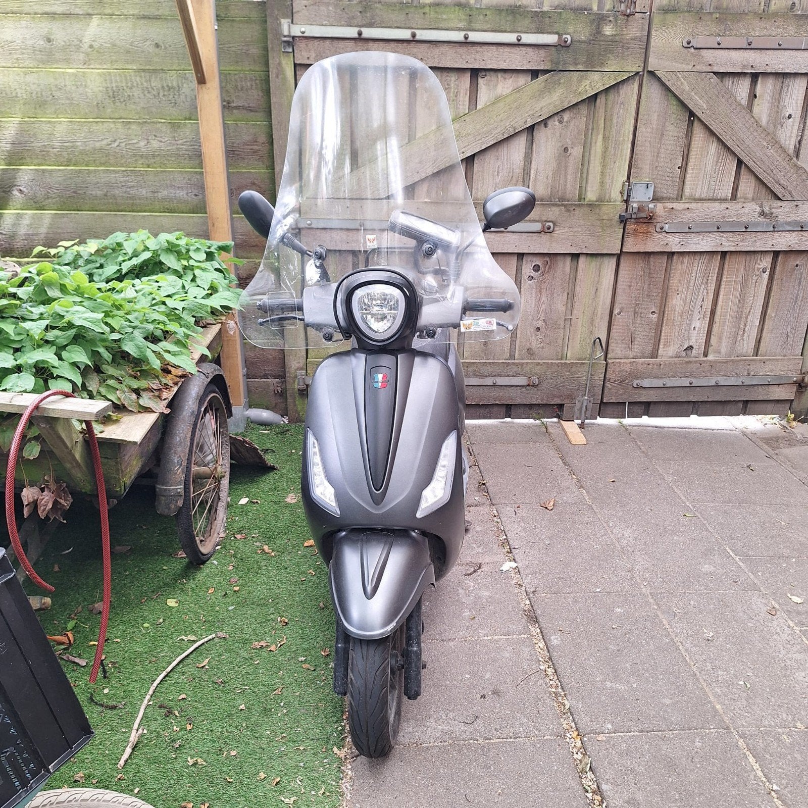 gts bravo scooter, Ophalen, Overige modellen, Maximaal 45 km/u, Benzine